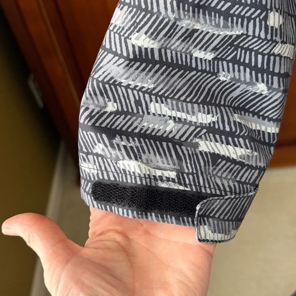 Ladies The North Face Rain Jacket - Picture 4 of 12